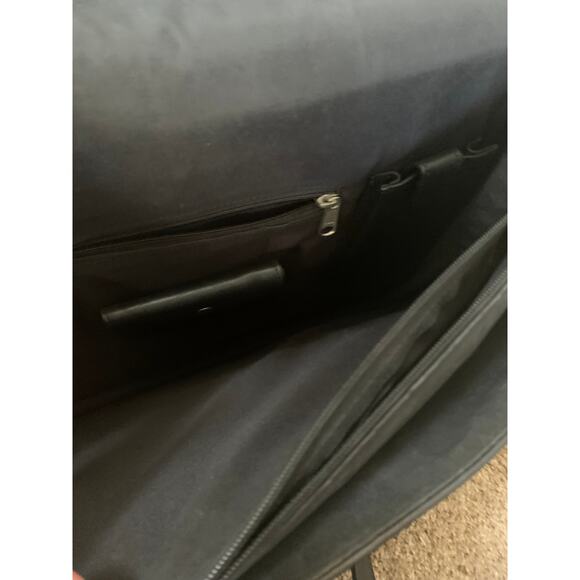 Wilson Leather Black Leather Briefcase  16W x 14H X 5 Shoulder Carry - Picture 8 of 12